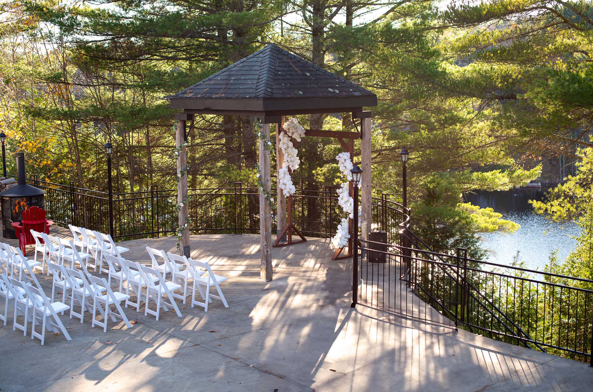 organisation mariage exterieur bord de l'eau auberge domaine du lac long lanaudiere